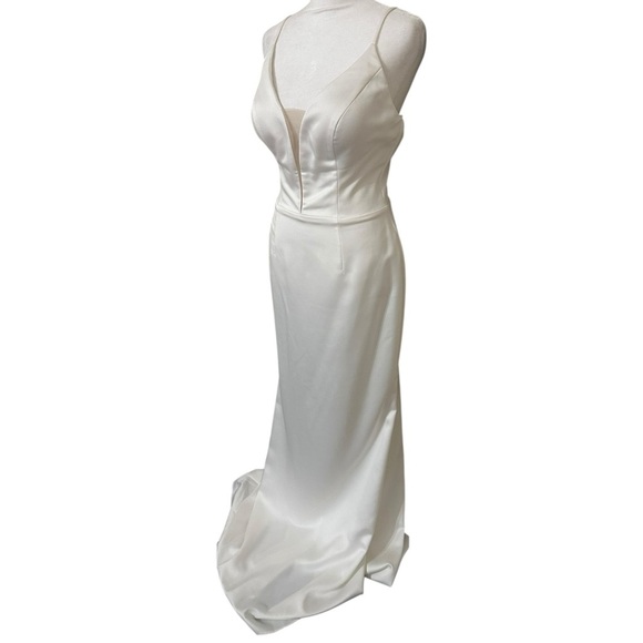 Natali Styran Modern Romance Bridal Gown Sheer Sweetheart With Spaghetti Straps - Picture 6 of 16